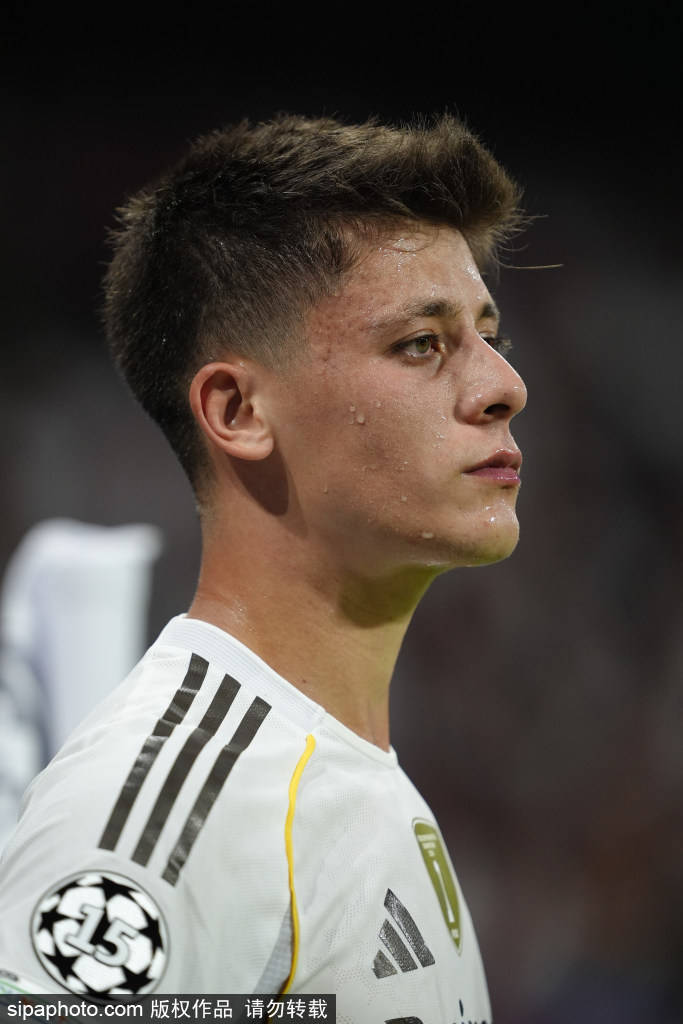 姆巴佩引领皇马新纪元：10战9胜状态飙升，阿隆索的战术变革成效显著